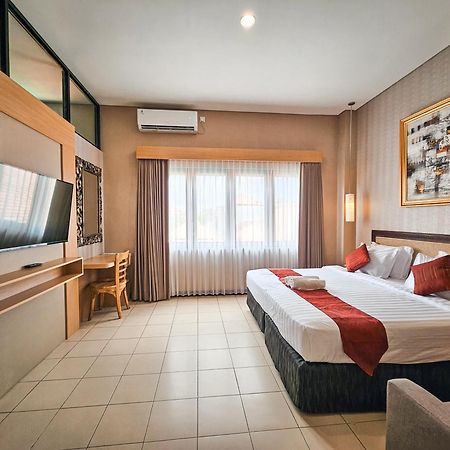 Svarna Suites Seminyak Ngoại thất bức ảnh
